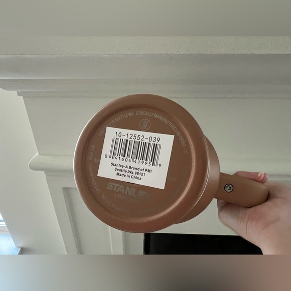 NWT Stanley 🤎 Magnolia Hearth & Hand 40oz Tumbler Limited Edition Deep Clay - Picture 5 of 9